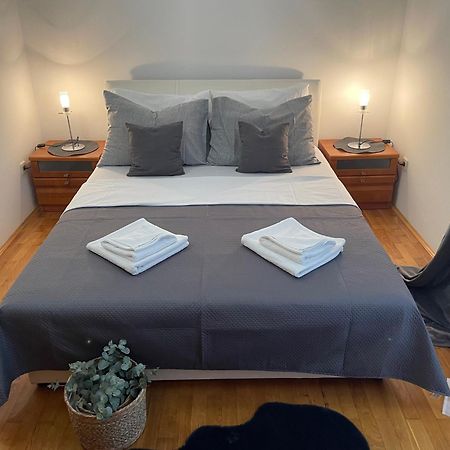 Sanmari Hotell Novi Vinodolski Exteriör bild