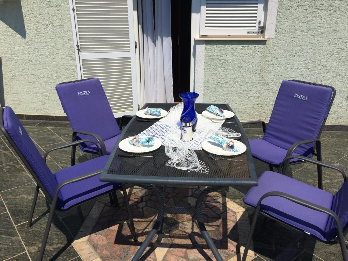 Sanmari Hotell Novi Vinodolski Exteriör bild