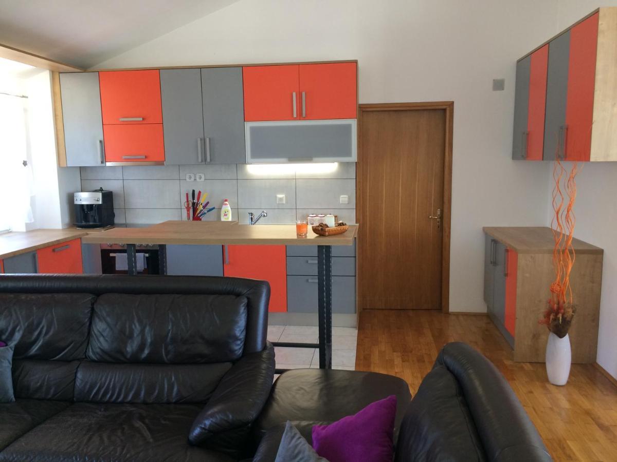 Sanmari Hotell Novi Vinodolski Exteriör bild