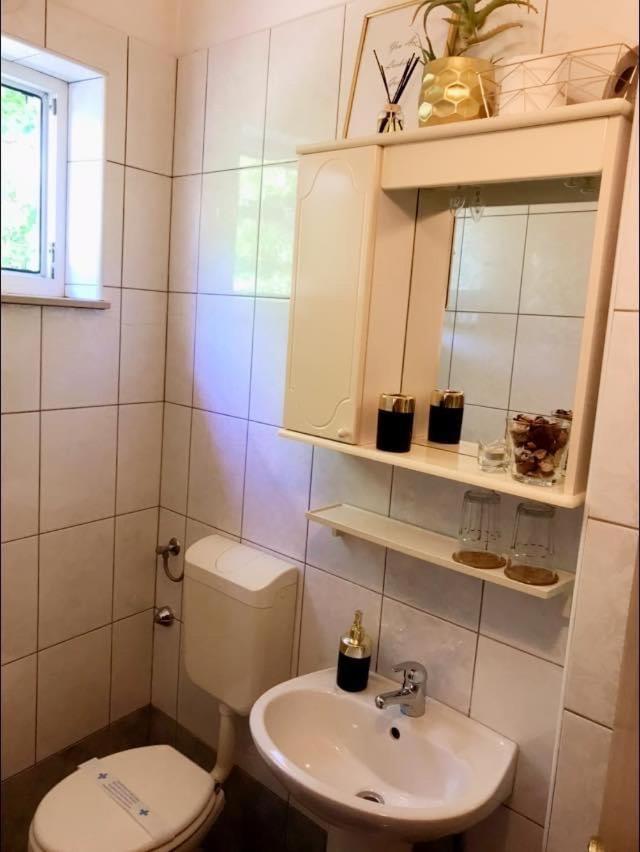 Sanmari Hotell Novi Vinodolski Exteriör bild
