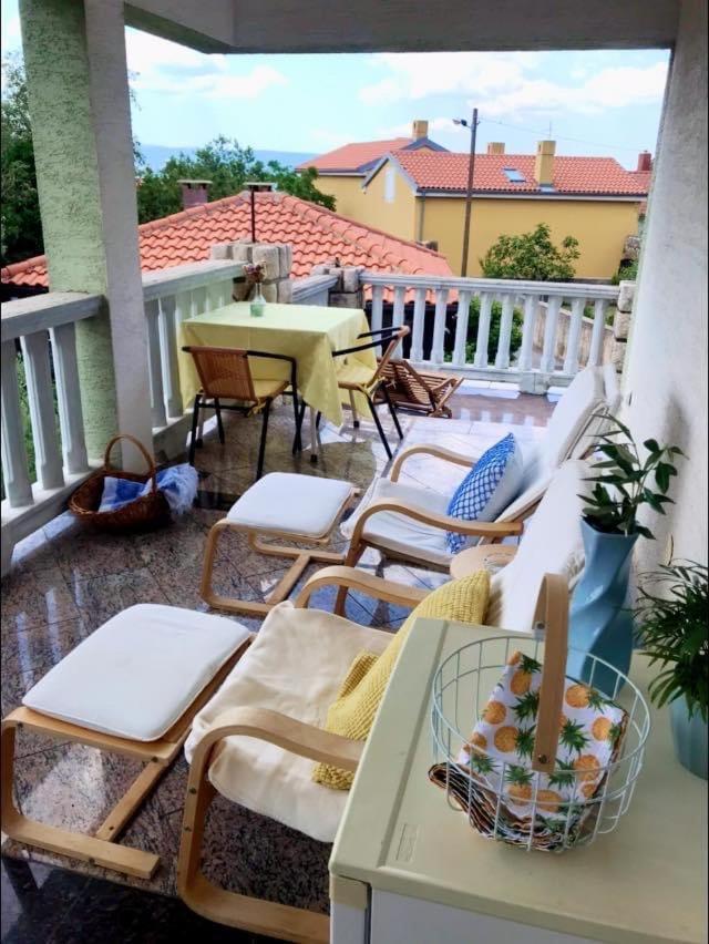 Sanmari Hotell Novi Vinodolski Exteriör bild
