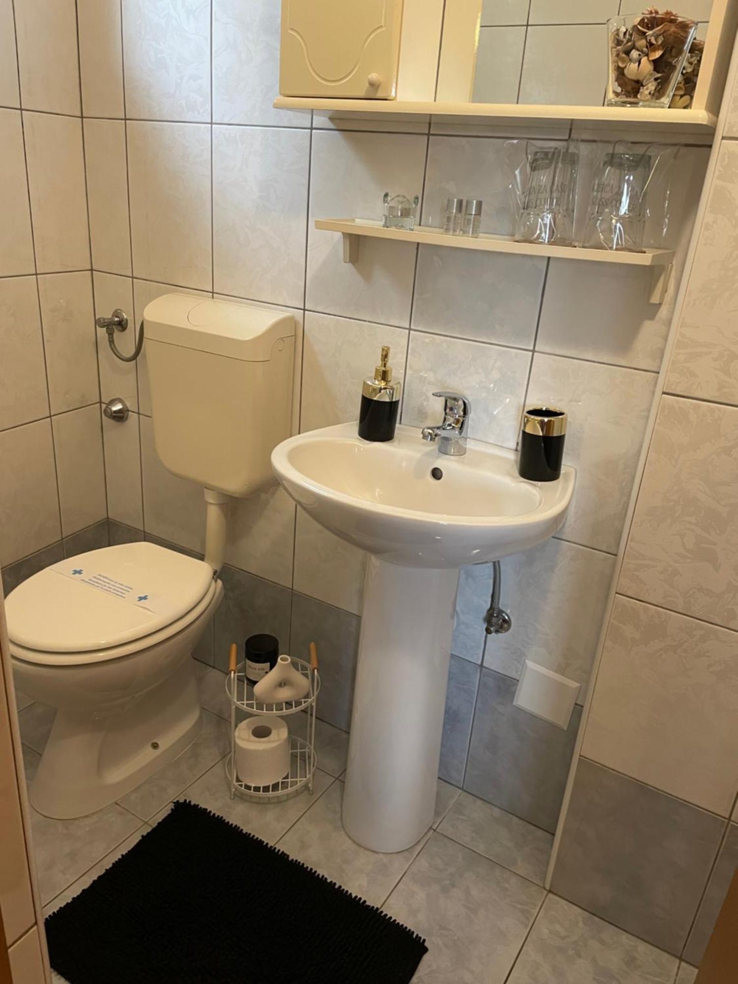 Sanmari Hotell Novi Vinodolski Exteriör bild