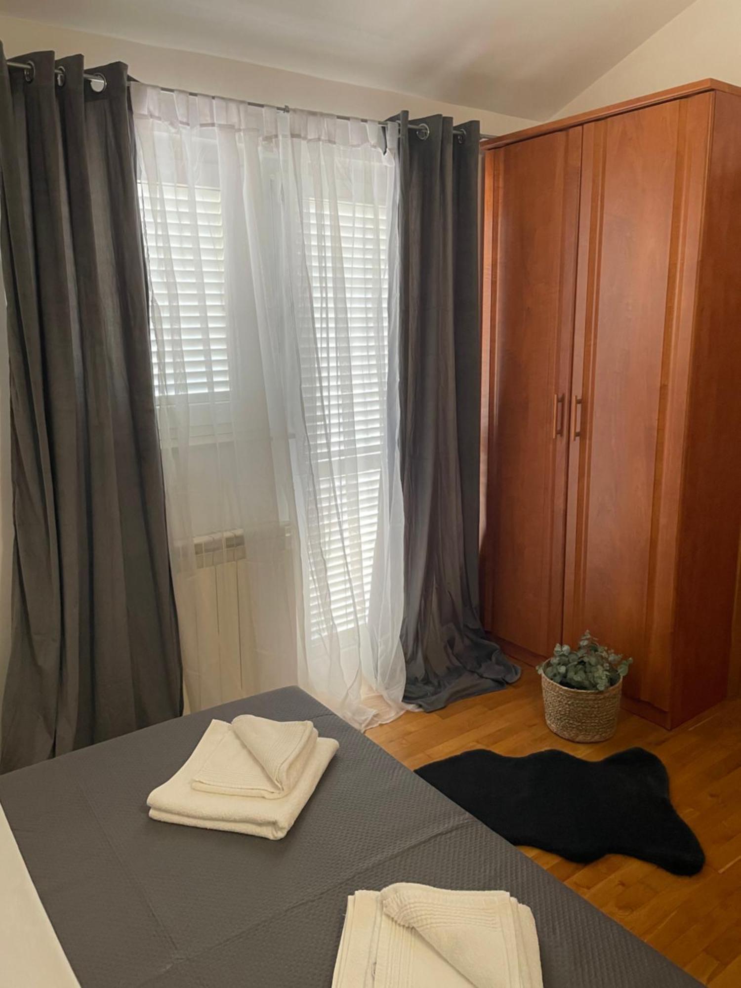 Sanmari Hotell Novi Vinodolski Exteriör bild