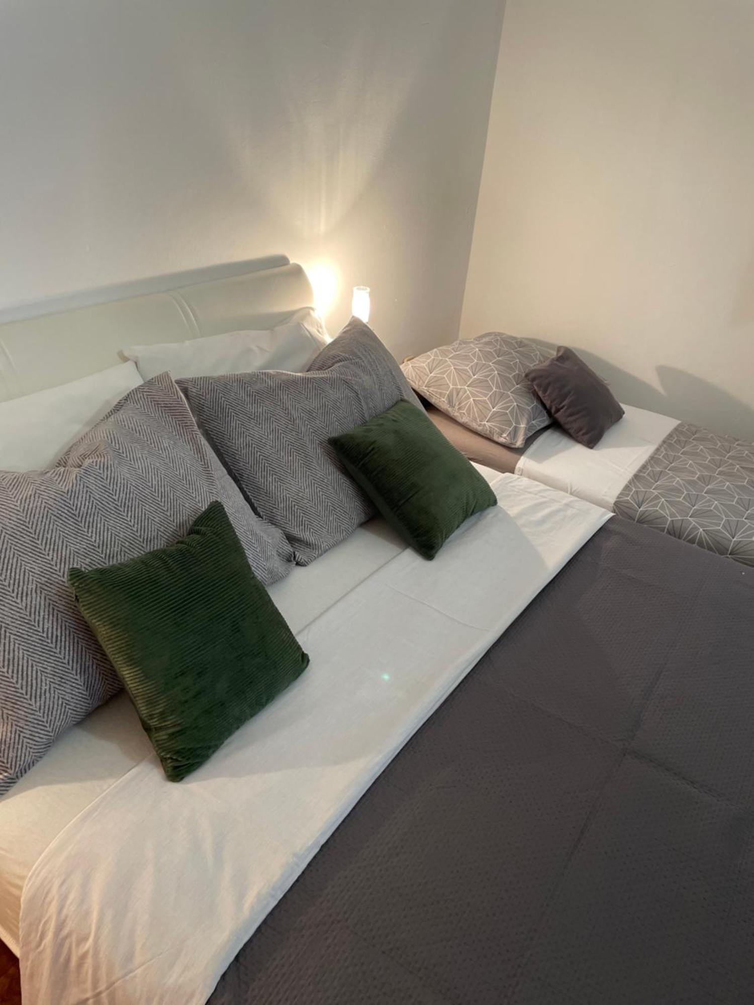 Sanmari Hotell Novi Vinodolski Exteriör bild