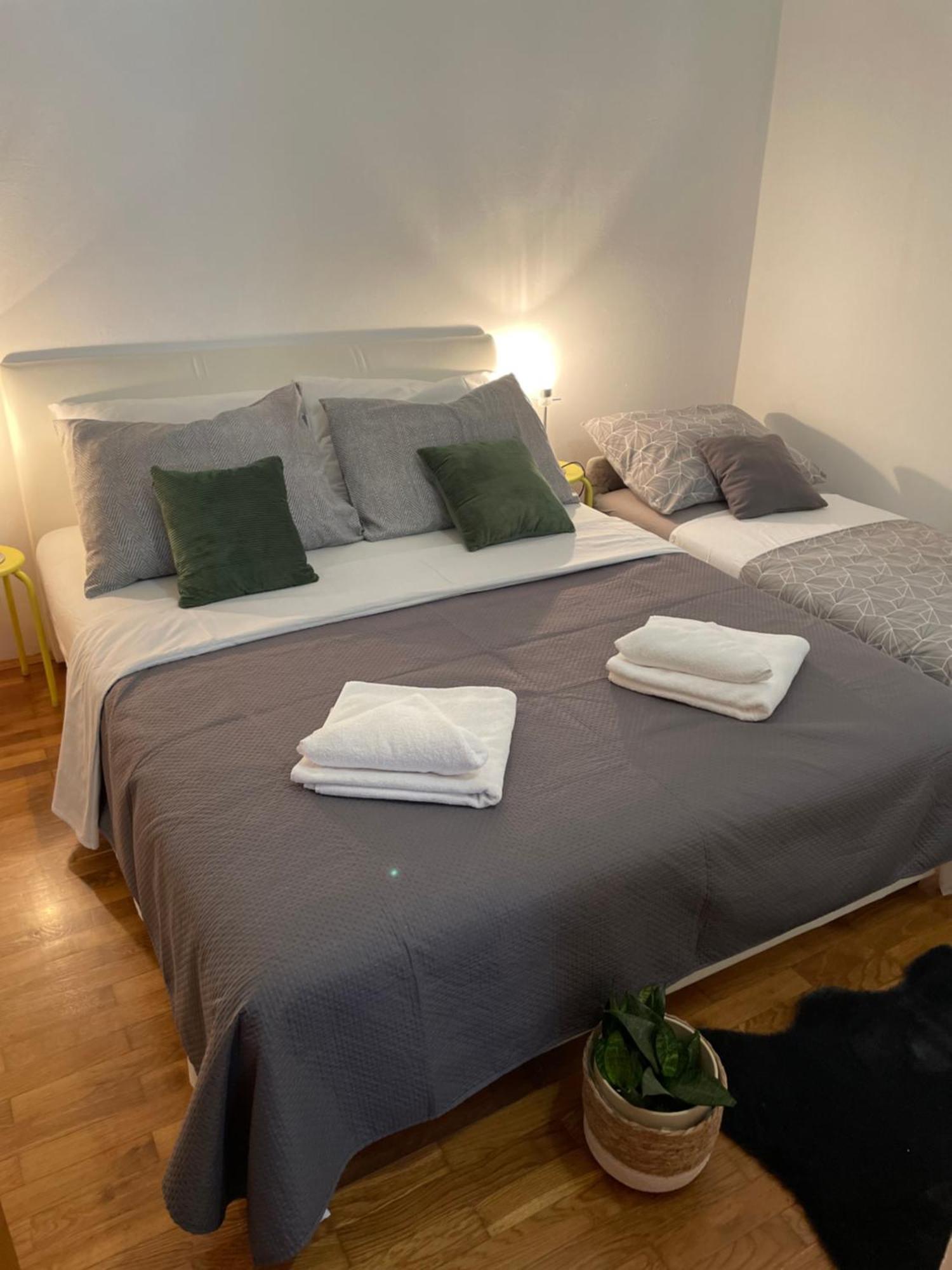Sanmari Hotell Novi Vinodolski Exteriör bild