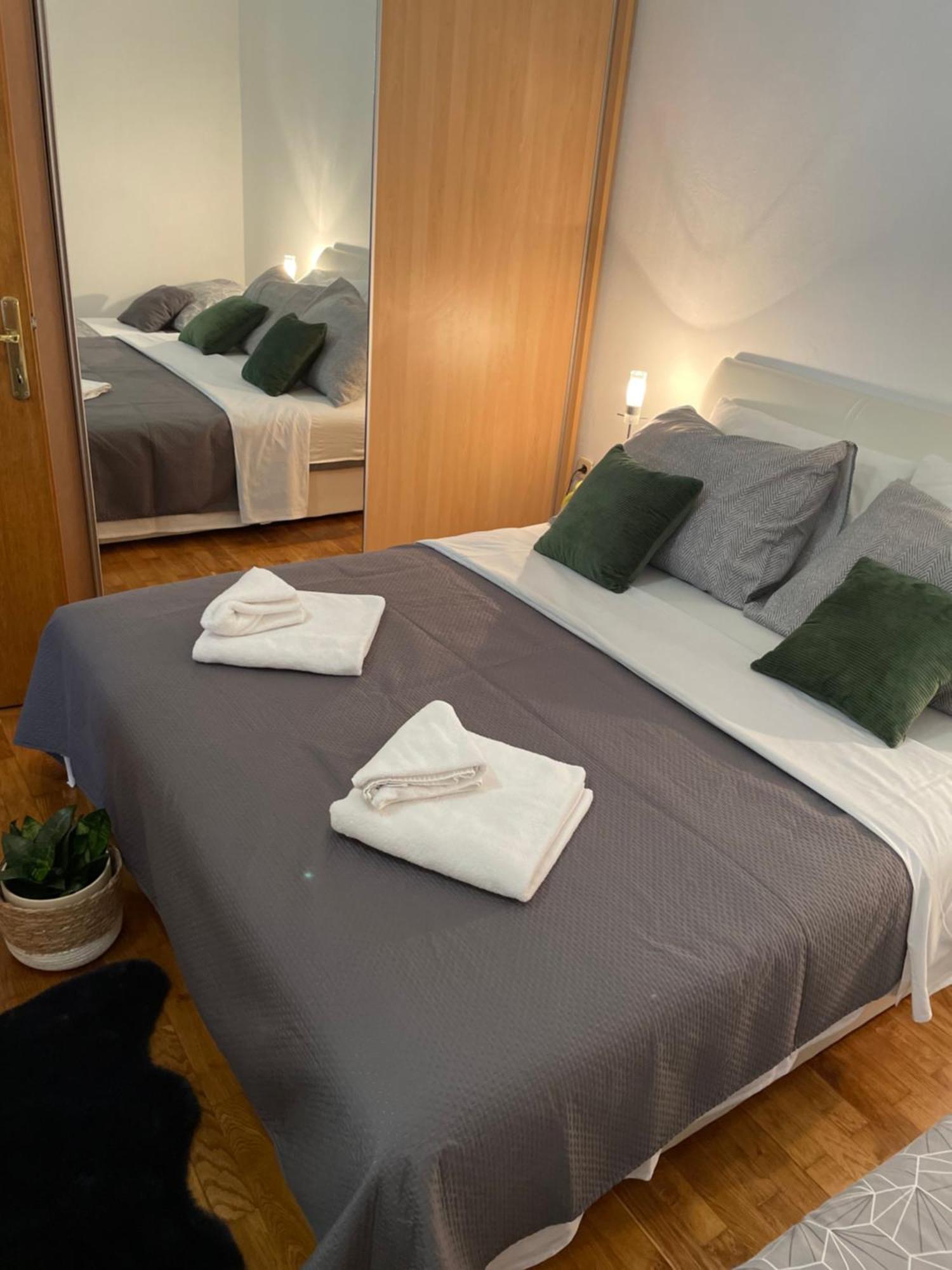 Sanmari Hotell Novi Vinodolski Exteriör bild