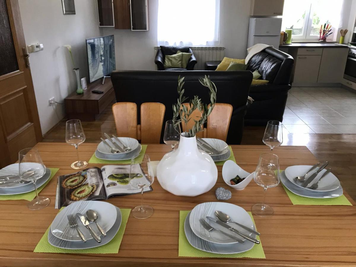 Sanmari Hotell Novi Vinodolski Exteriör bild
